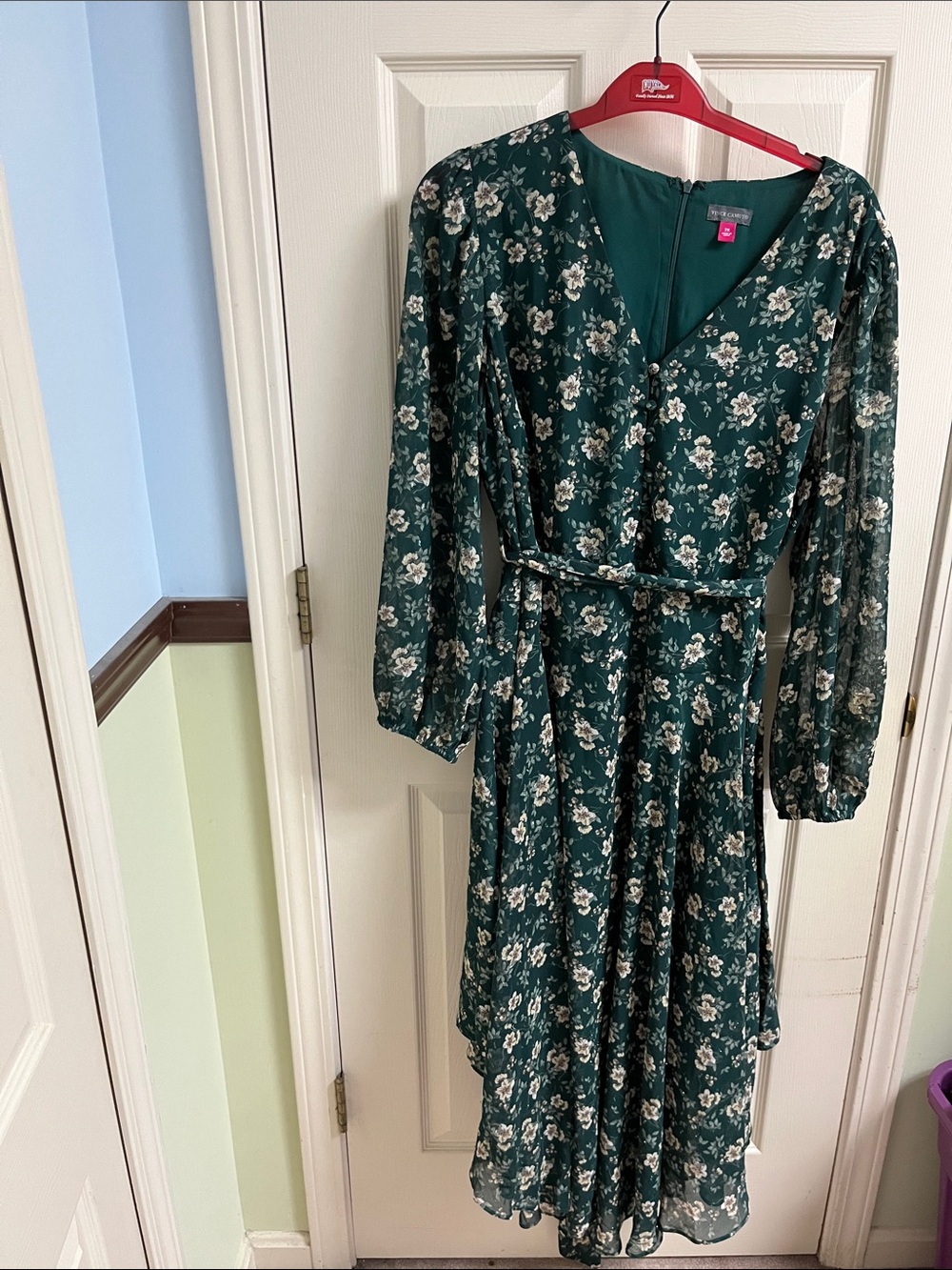Vince Camuto maxi dress 2X, dark green with floral pattern and gold accents